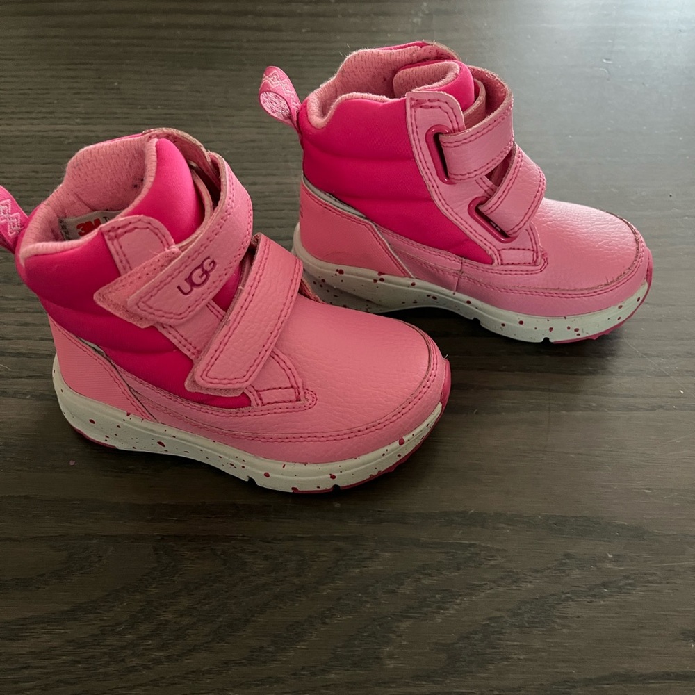 UGG kids Dannie Weather Boot (Toddler) - Picture 3 of 7